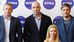 Топ български актьори и NIVEA разказаха приказки за грижата