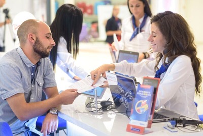 Пощенска банка създава модерни центрове за потребителско кредитиране в едни от най-посещаваните търговски зони под бранда „Моменто“