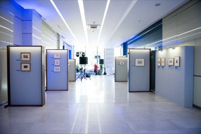 Премиерът на Белгия Шарл Мишел присъства на откриването на изложба на белгийския художник Джеймс Енсор, организирана от Обединена българска банка