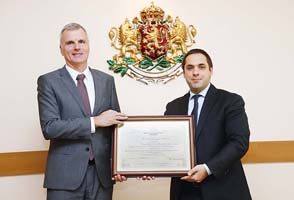 Behr-Hella Thermocontrol (BHTC) България получи сертификат за приоритетен инвестиционен проект 