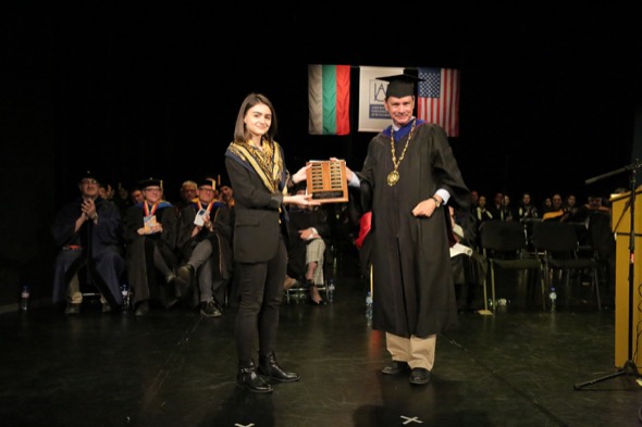 Празник на академичния успех отбеляза Американският университет в България