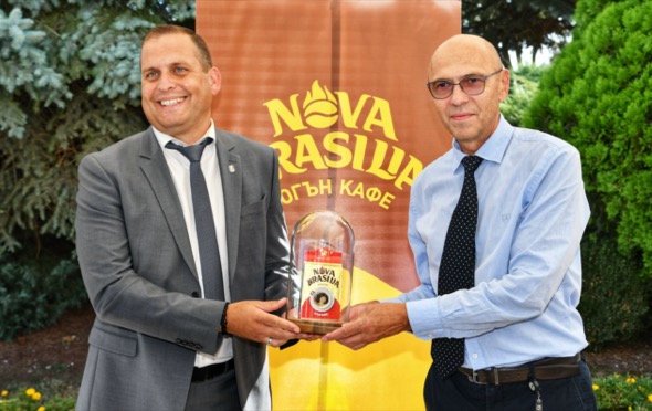 Кафе „Nova Brasilia“ отбелязва производството на 500-милионната си опаковка за българския пазар