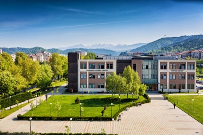 Aмериканският университет с водещи места в рейтинга на Българските висши училища